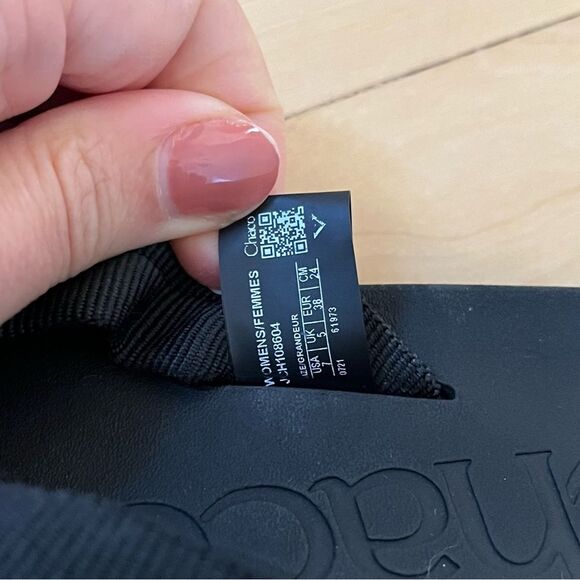 Chaco Women's Chillos Flip Flop Sandals in Black 7 - Picture 11 of 12